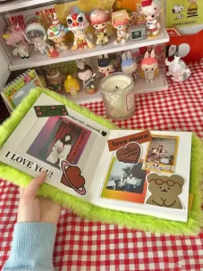 Polaroid photo album with creative designs, ideal as a sentimental gift for a Chinese girl.